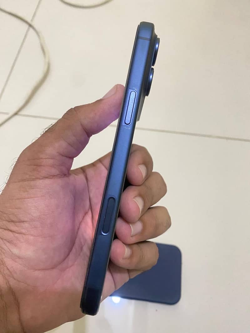Apple iPhone 17 Pro Max 2