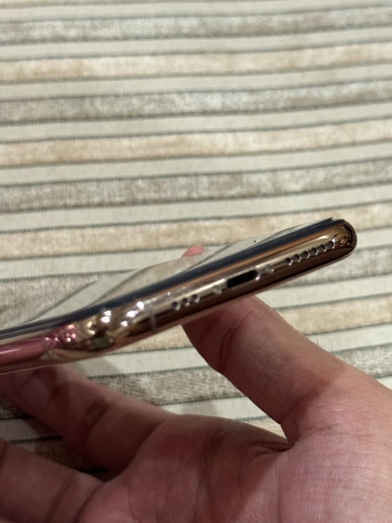 Apple iPhone 11 Pro 1