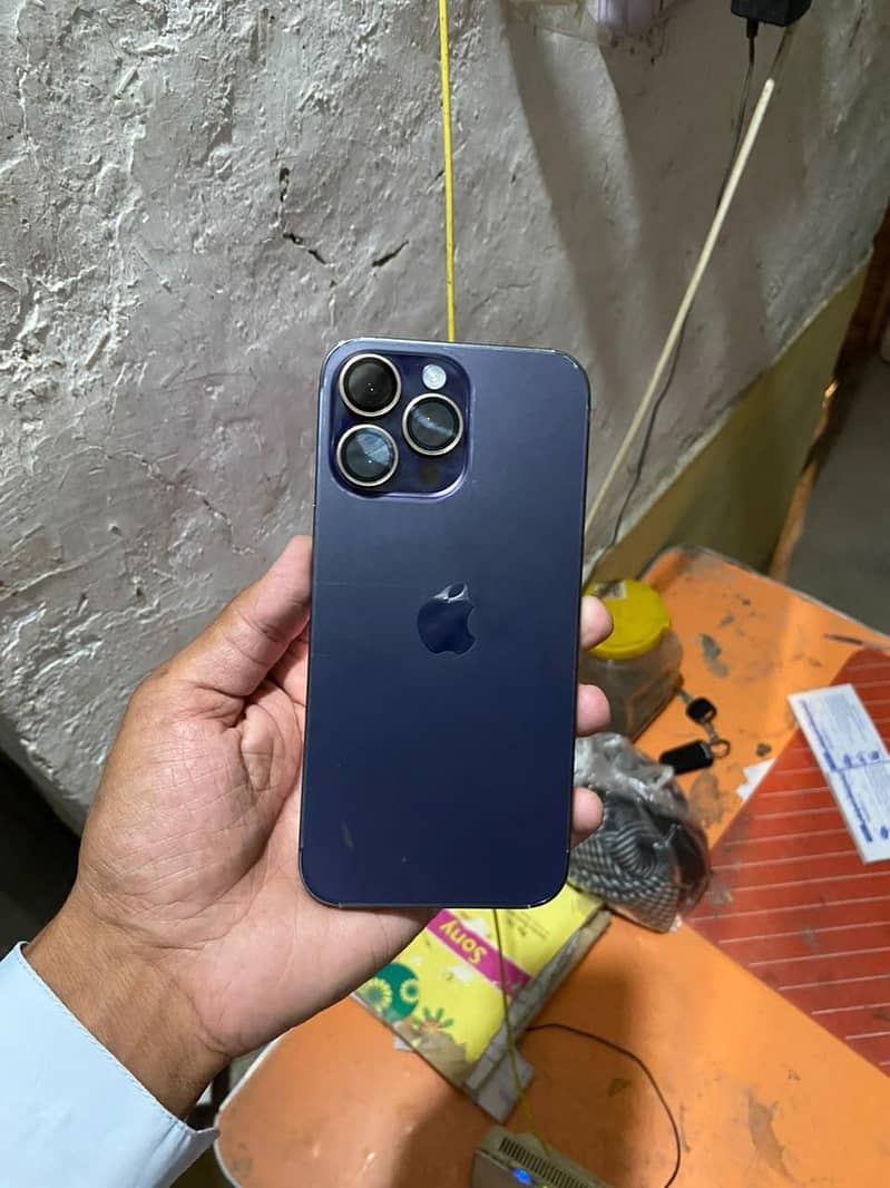 Apple iPhone 14 Pro Max 1
