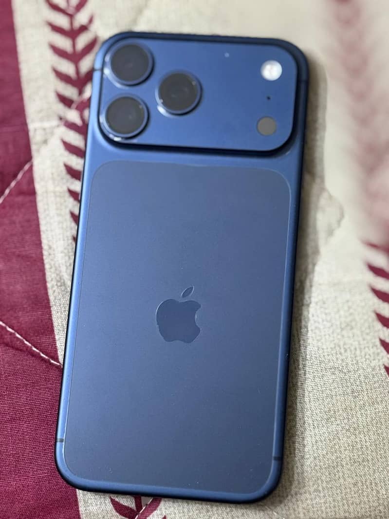 Apple iPhone 17 Pro Max 0