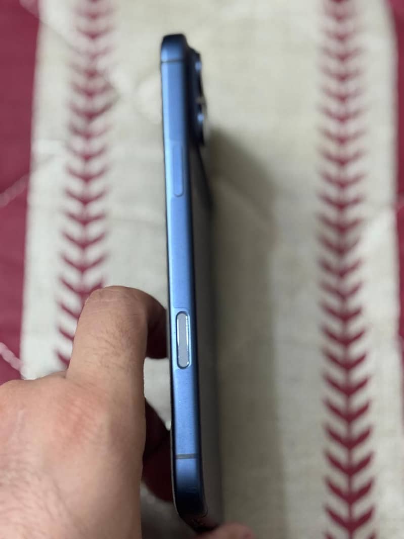 Apple iPhone 17 Pro Max 3