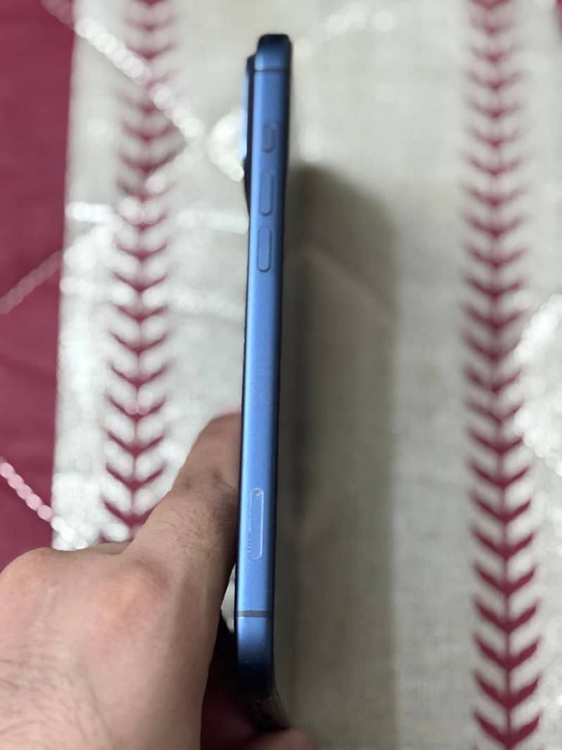 Apple iPhone 17 Pro Max 4