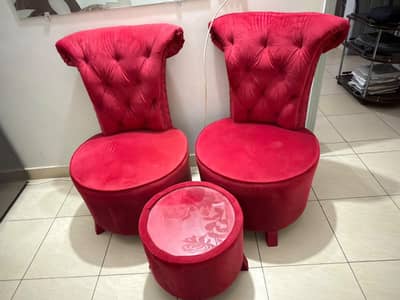 used sofa chairs with a coffee table