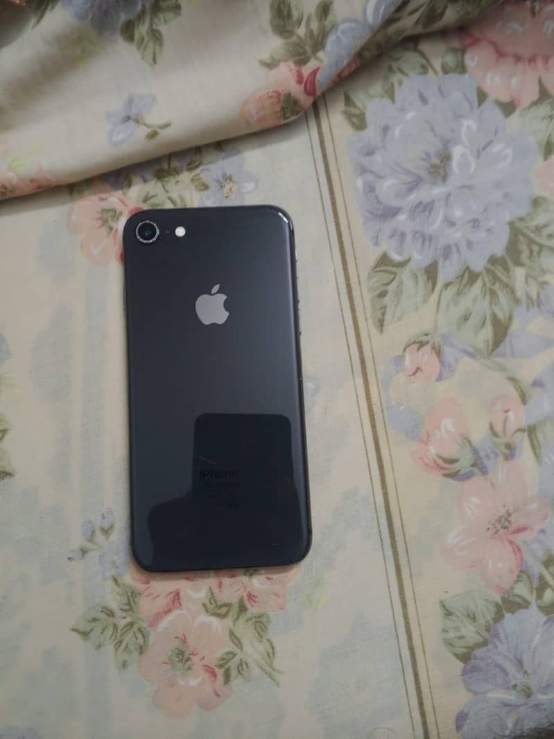 Apple iPhone 8 0