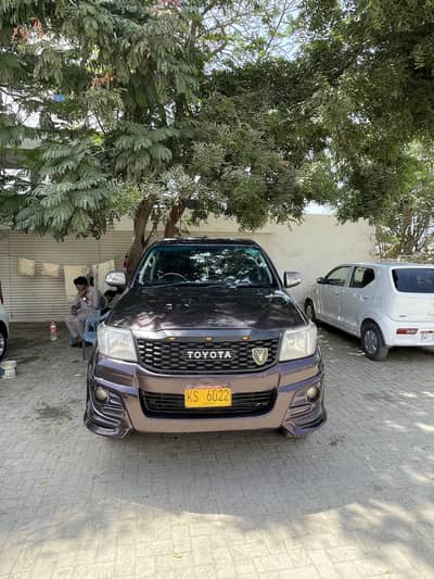 Toyota Hilux Vigo Champ G 2012 | 2.5D Diesel Automatic | 110,000 KM |