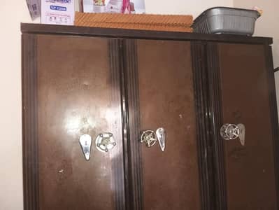 ARGENT SALE WARDROBE 20K