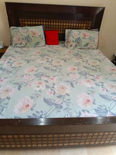 double bed with matress