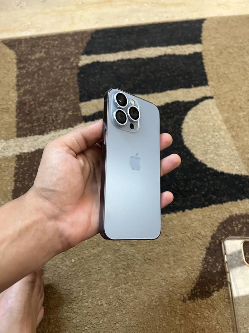 Apple iPhone 13 Pro 1