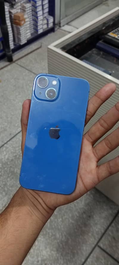Apple iPhone 13
