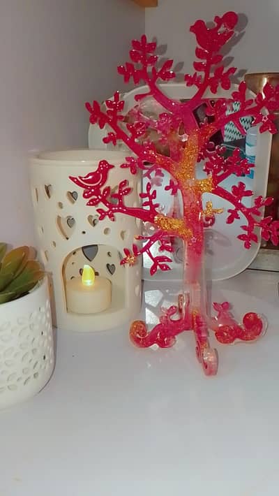 resin jewelry stand