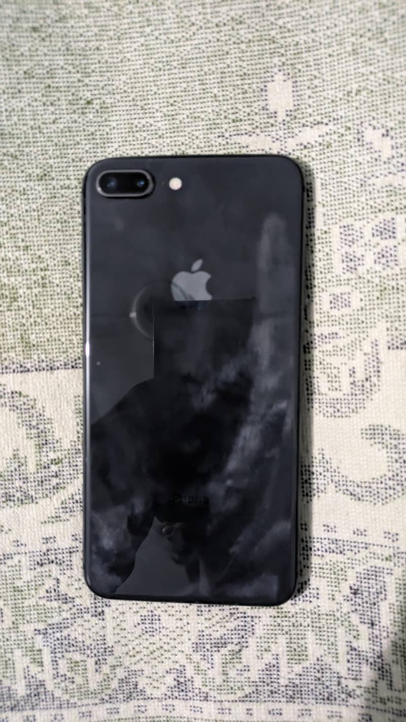 Apple iPhone 8 Plus 0