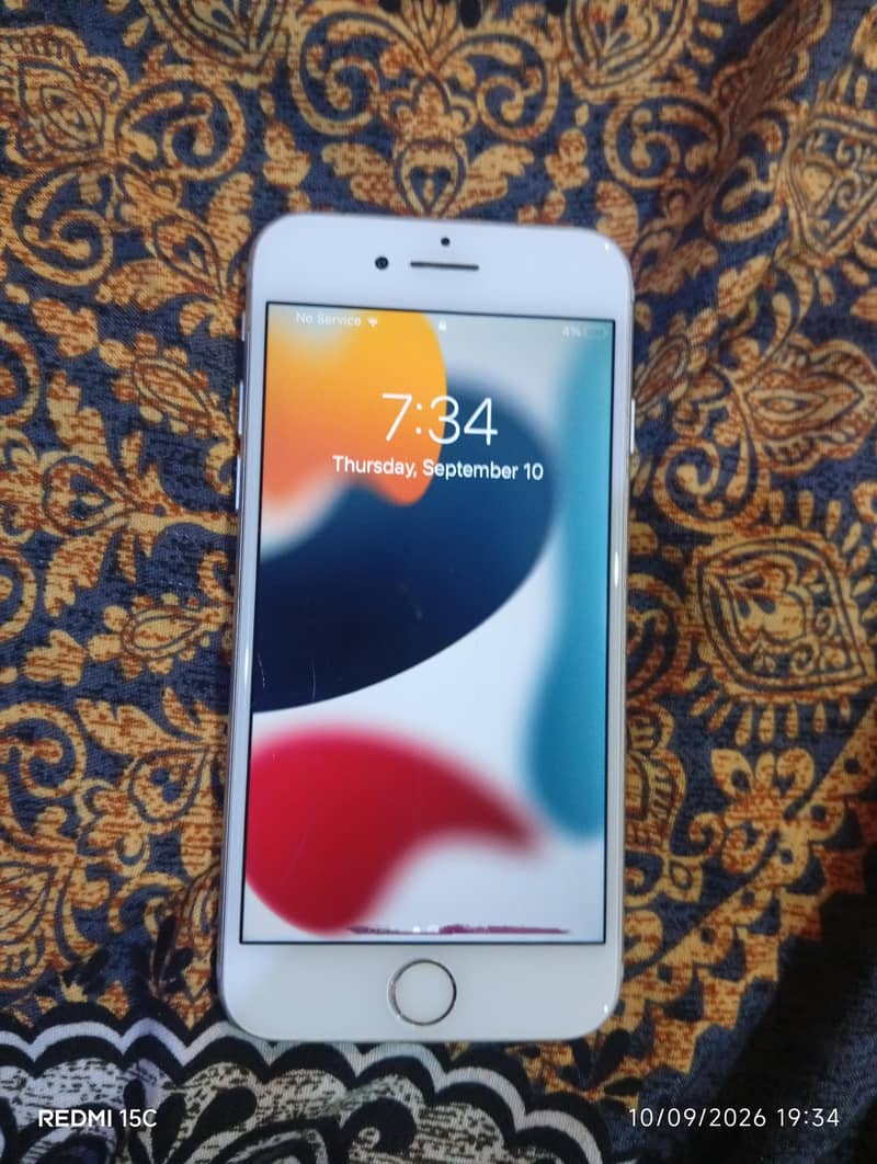 Apple iPhone 7 0