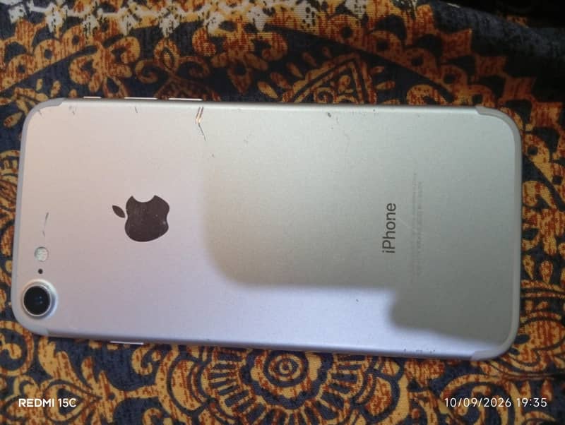 Apple iPhone 7 1