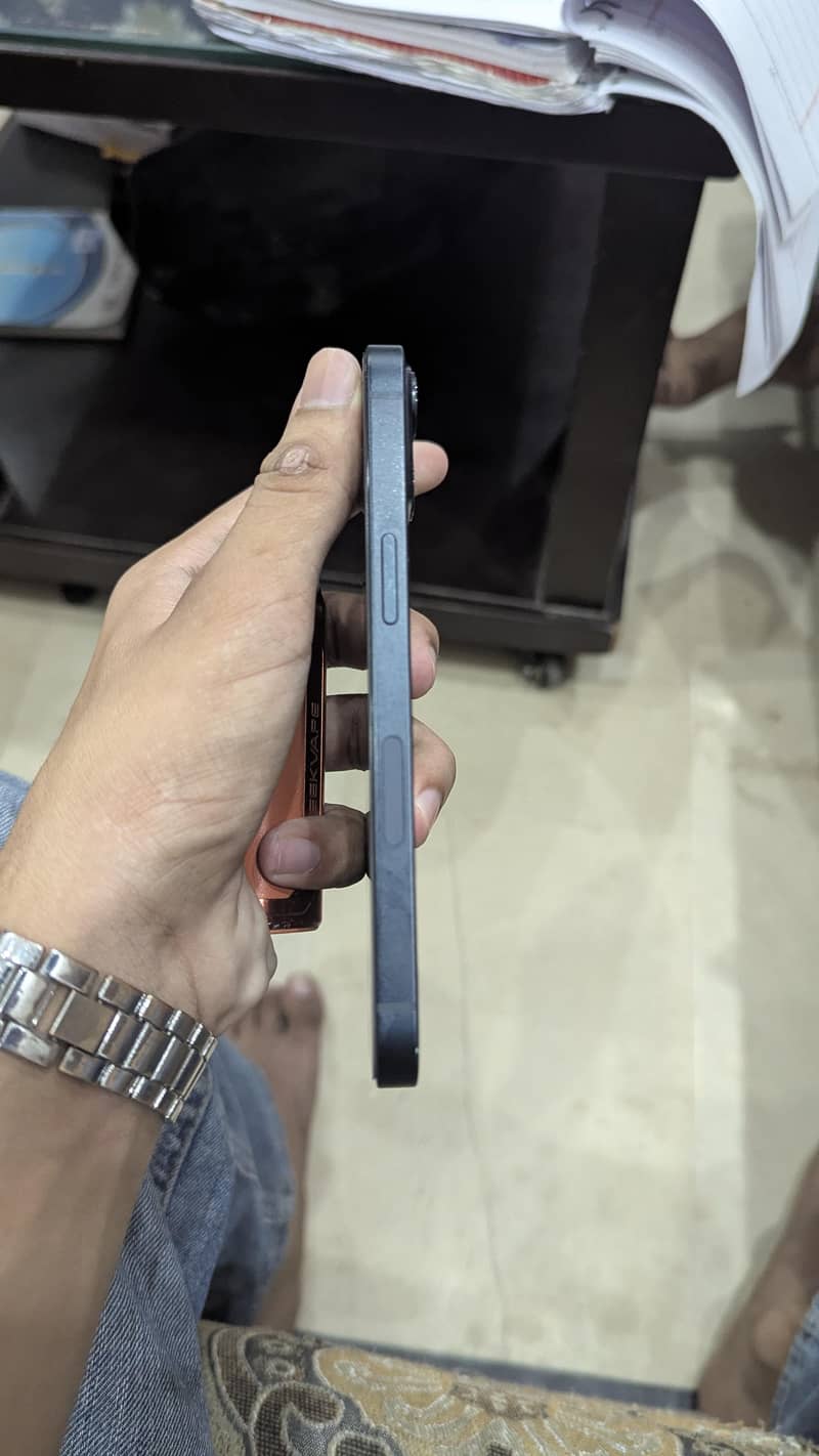 Apple iPhone 13 1