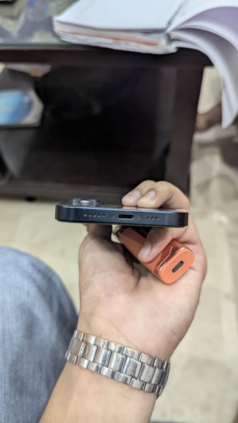 Apple iPhone 13 3