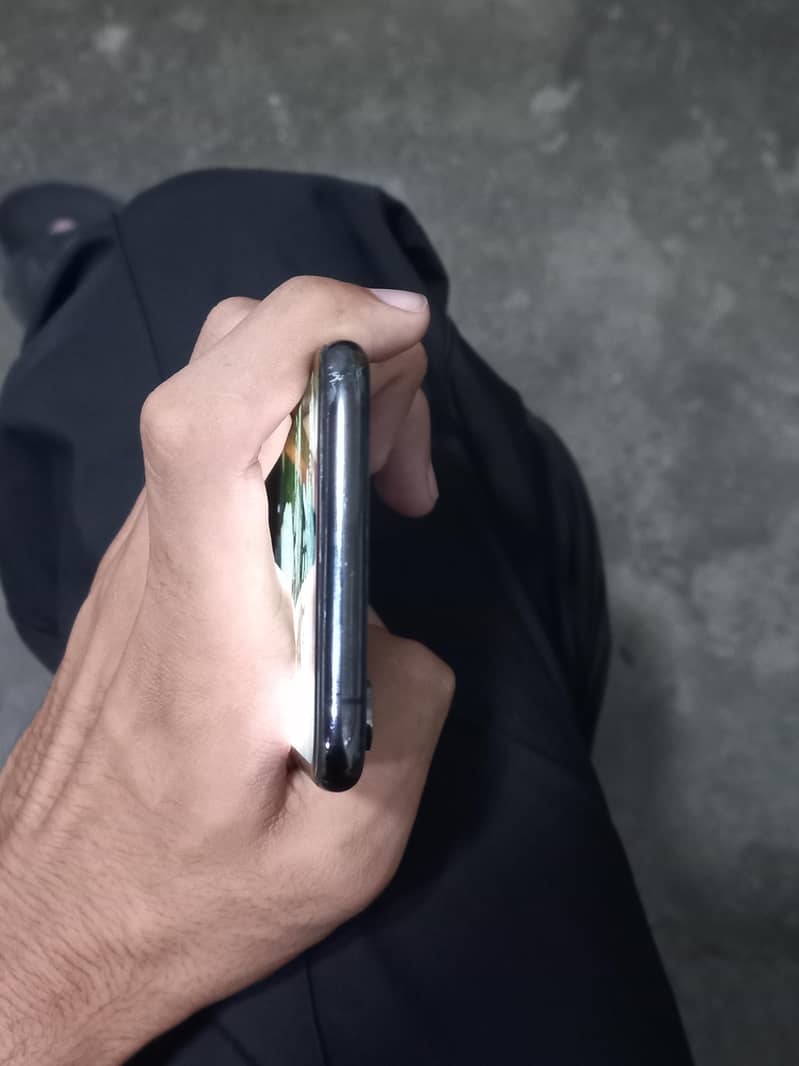 Apple iPhone XS 5