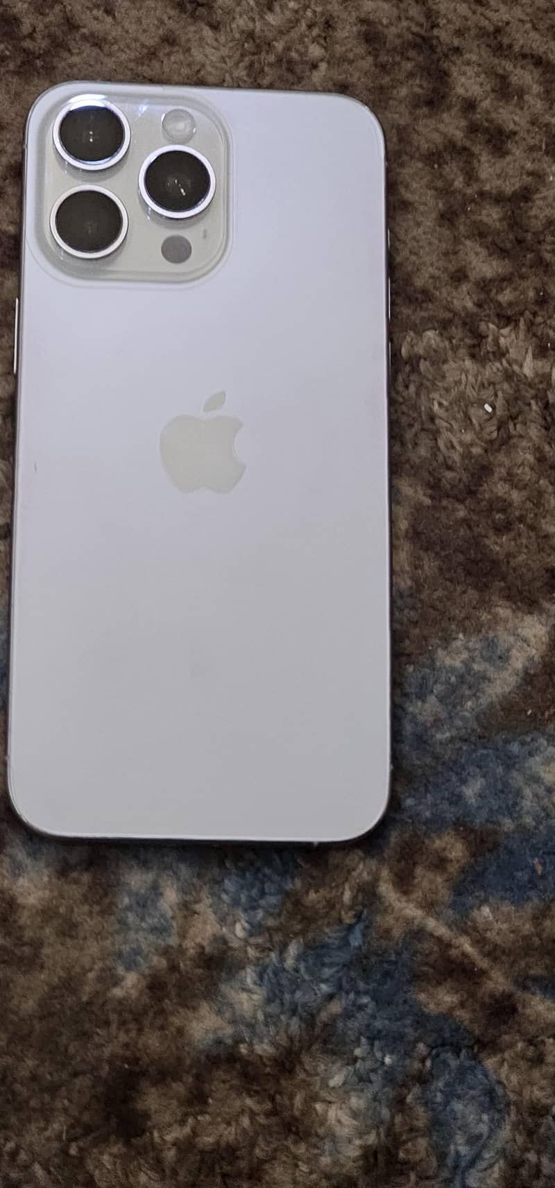 Apple iPhone 15 Pro Max 1