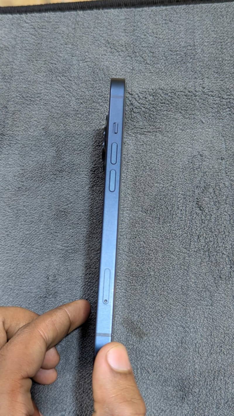 Apple iPhone 13 1