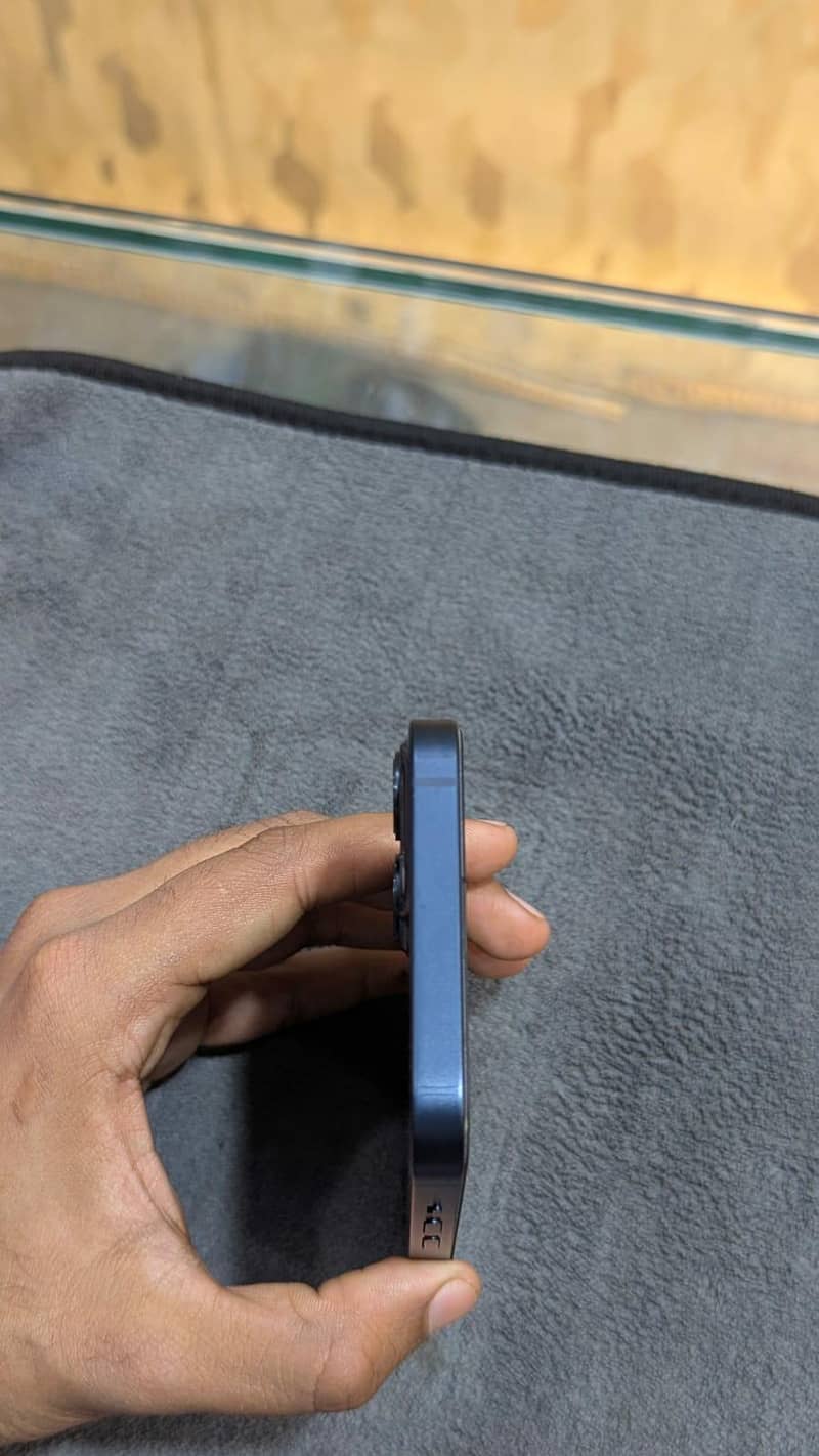 Apple iPhone 13 3