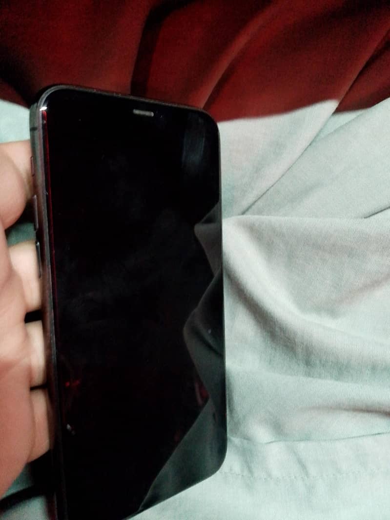 Apple iPhone 11 Pro 1