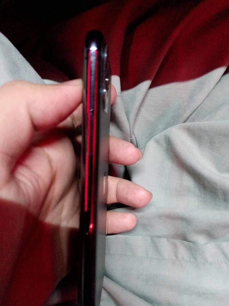 Apple iPhone 11 Pro 2