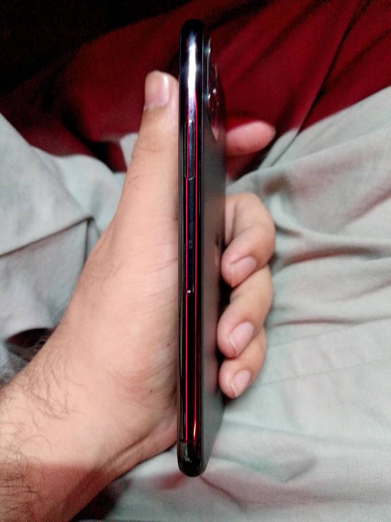 Apple iPhone 11 Pro 3