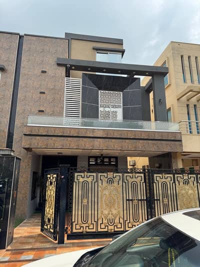 10 Marla Full furnished portion available for short nd Long stays