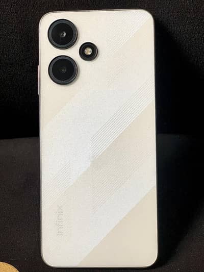 Infinix Hot 30 Play