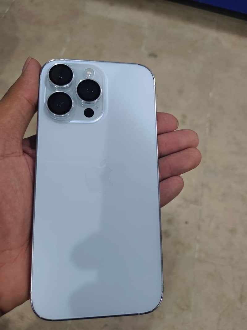 Apple iPhone 14 Pro Max 0