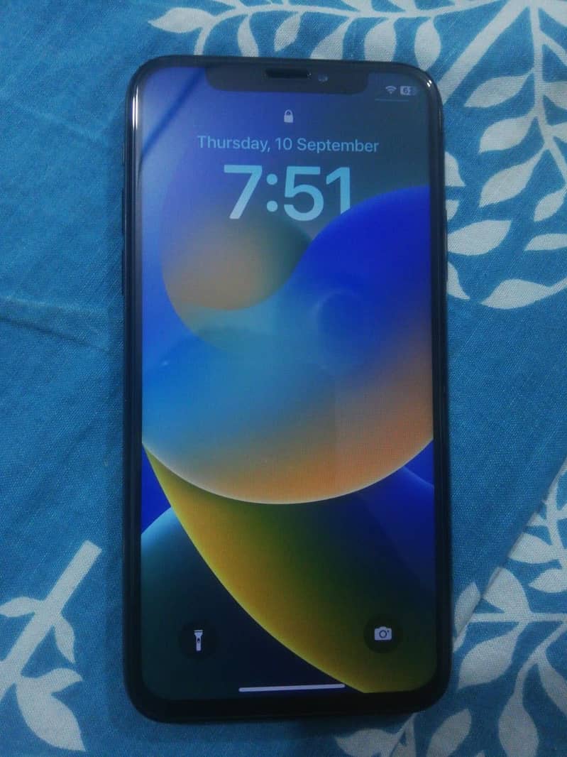 Apple iPhone X 4