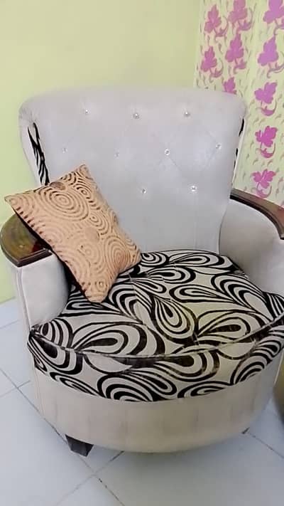 Beautiful sofa center table