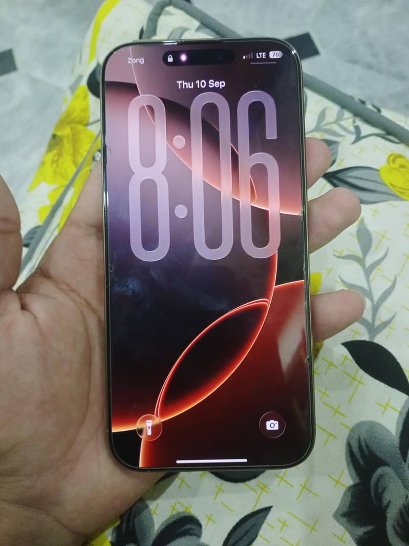 Apple iPhone 16 Pro Max 2