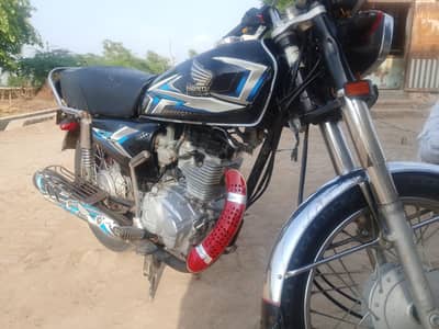 2018 model original Tanki tapee upr bas stickers lga hua hy