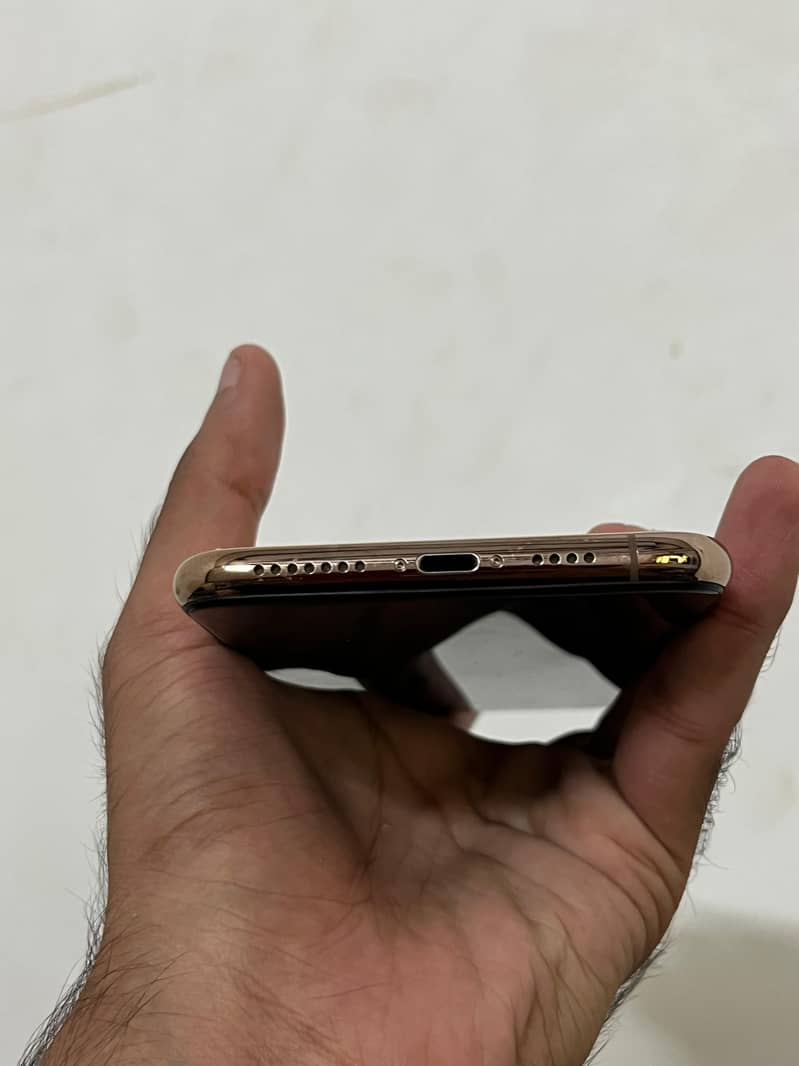 Apple iPhone 11 Pro Max 5