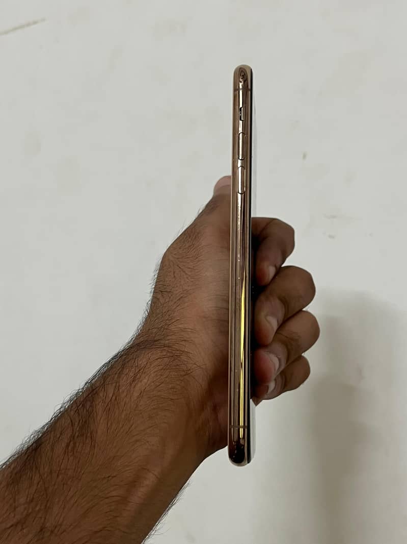 Apple iPhone 11 Pro Max 6