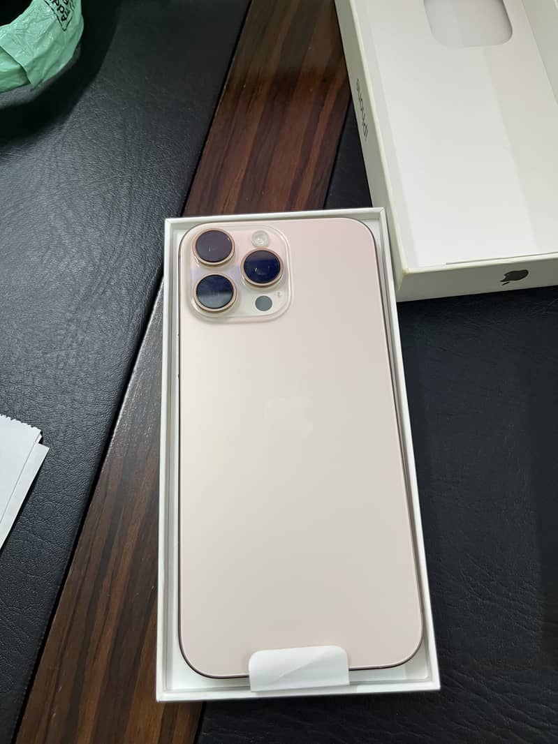 Apple iPhone 16 Pro Max 11