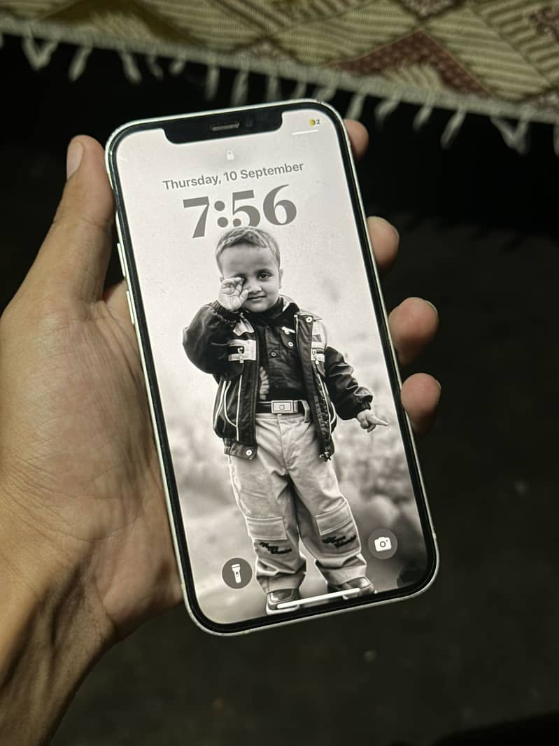 Apple iPhone 12 0