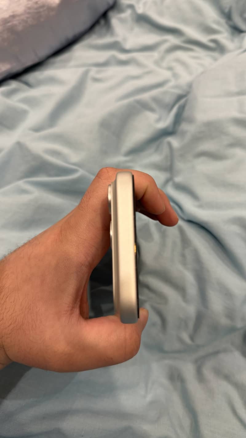 Apple iPhone 17 Pro Max 2