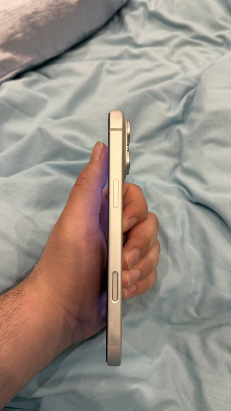 Apple iPhone 17 Pro Max 3