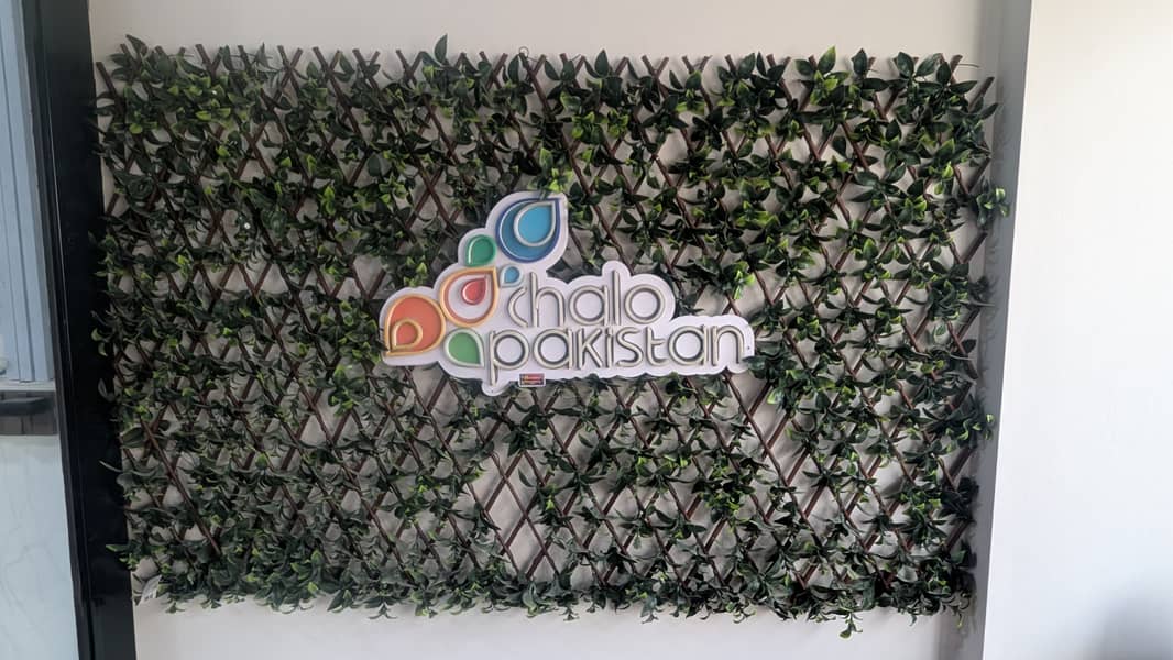 Decorative Expandable Artificial Leaf Wall Backdrop 1