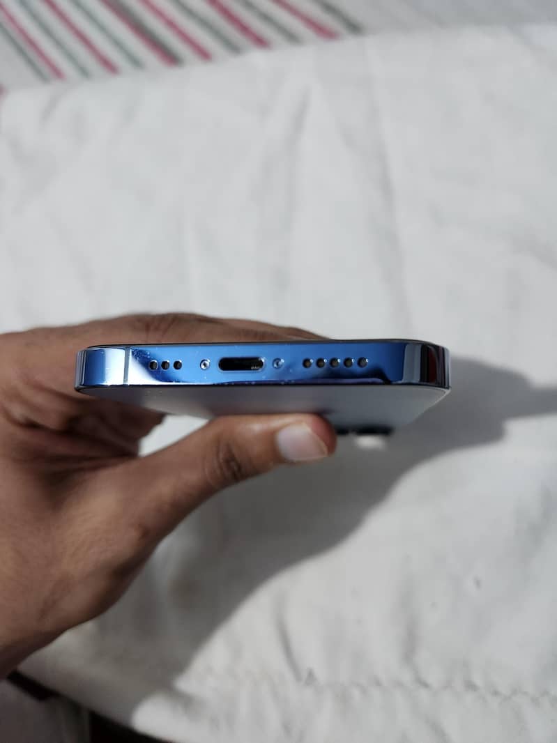 Apple iPhone 13 Pro 4