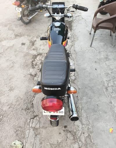Honda 125cc urgent for sale 2011 model Lahore number