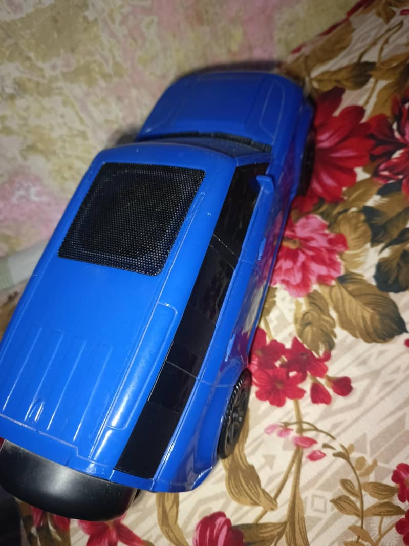 Car Shape Bluetooth Speaker 2