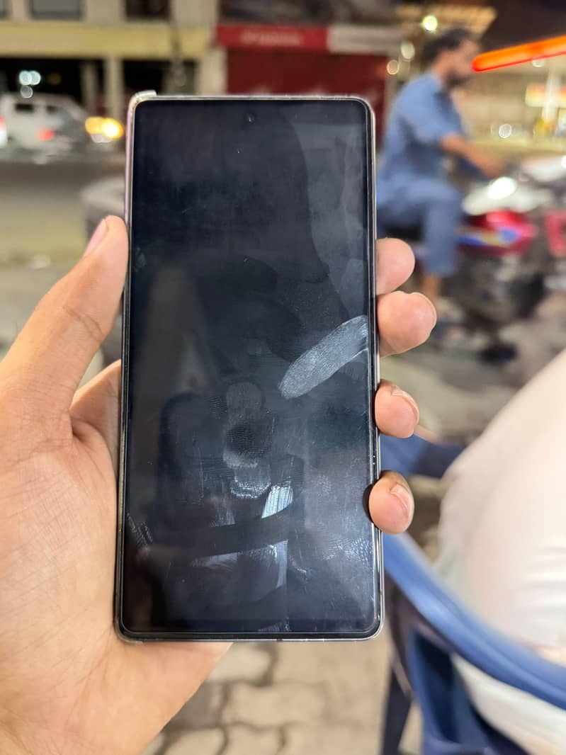 Google Pixel 7 4