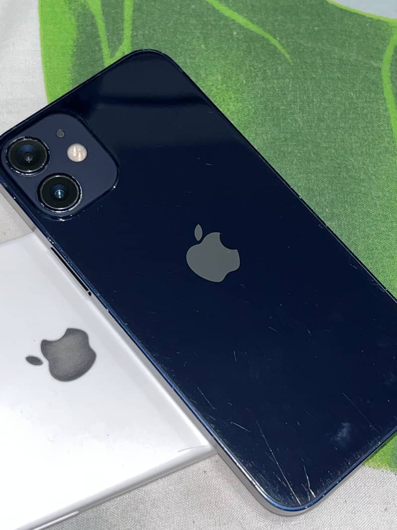 Apple iPhone 12 mini 4