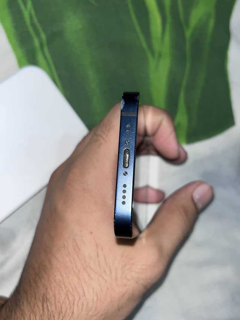 Apple iPhone 12 mini 7