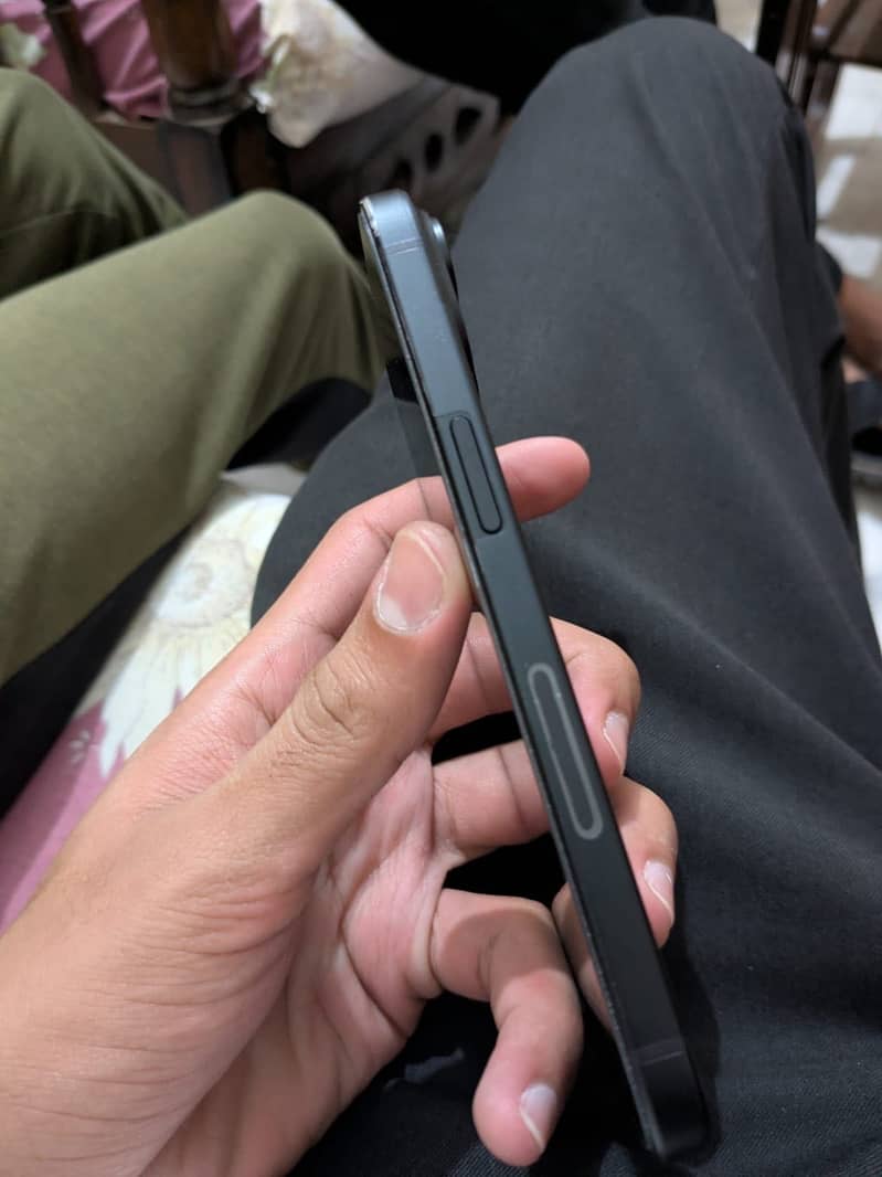 Apple iPhone 15 2