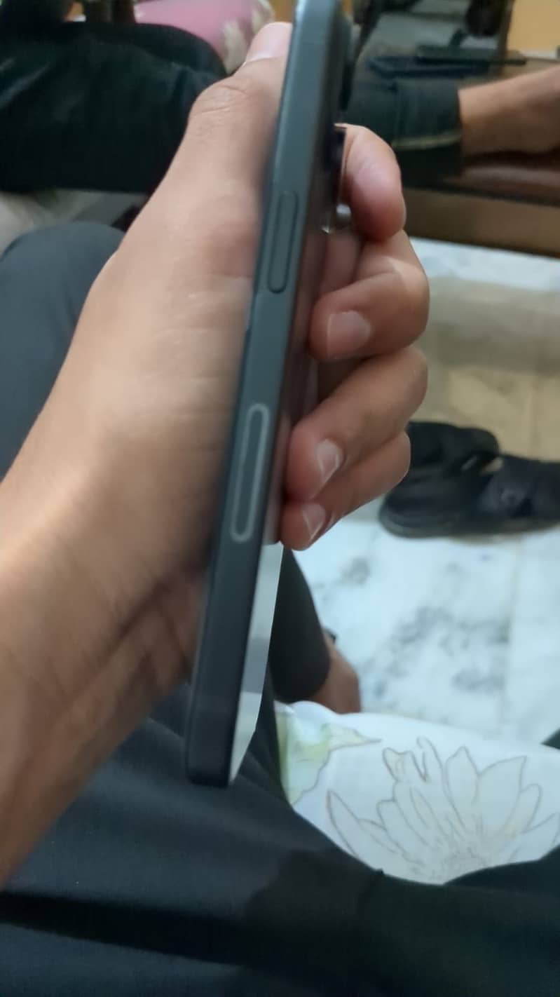 Apple iPhone 15 5