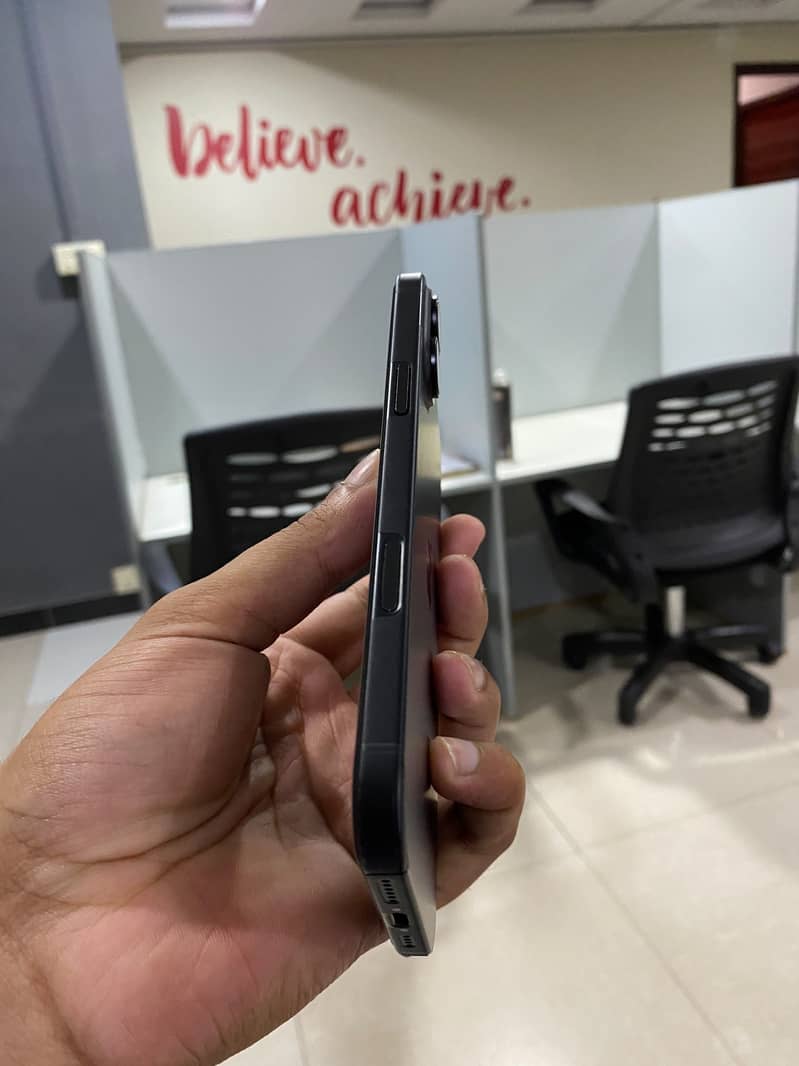 Apple iPhone 16 Plus 2