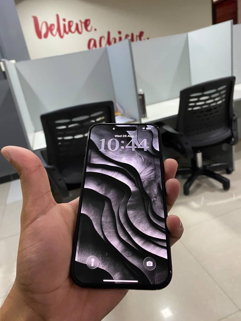 Apple iPhone 16 Plus 4
